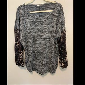 Long sleeve blouse.